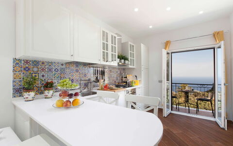 Villa del Saraceno: Mueble, Diseño De Interiores, Cocina, Piso, Suelo, Mostrador, Aparato De Cocina, Techo, Electrodoméstico, Casa