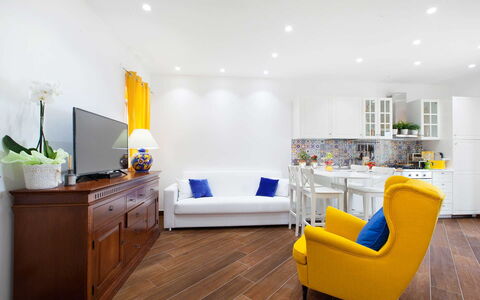 Villa del Saraceno: Mueble, Diseño De Interiores, Piso, Suelo, Sofá, Madera, Mesa, Techo, Habitación, Sala