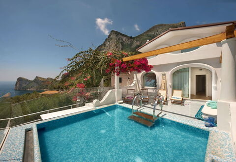 Villa delle Sirene: Piscina, Recurso, Costeras Y Los Accidentes Geográficos Oceánico, Costa, Eco Hotel, Ocio, Villa, Inmuebles, Hacienda, Ciudad De Vacaciones