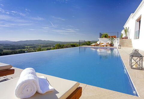 Villa Edward: Azul, Piscina, Recurso, Mueble Para Exteriores, Sunlounger, Eco Hotel, Thermae, Paraguas, Silla, Hotel