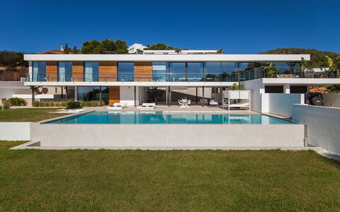 Villa Emily: Piscina, Recurso, Inmuebles, Villa, Eco Hotel, Mansión, Sombra, Balcón, Diseño, Hotel