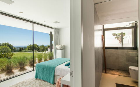 Villa Emily: Diseño De Interiores, Habitación, Pared, Cama, Piso, Mueble, Suelo, Techo, Casa, Habitación