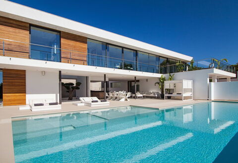 Villa Emily: Piscina, Recurso, Eco Hotel, Mueble Para Exteriores, Villa, Inmuebles, Sombra, Hotel, Silla, Mansión