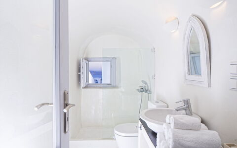 Villa Eros: Arreglo De Tubería, Baño, Plomería, Bañera, Baño, Hotel, Lavabo, Grifo
