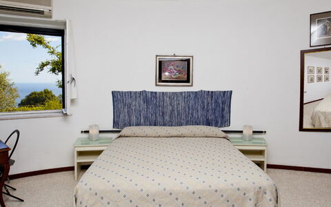 Villa Ettore: Habitación, Lecho, Sábana, Cama, Departamento, Marco De La Cama, Casa, Hotel, Linos, Almohada