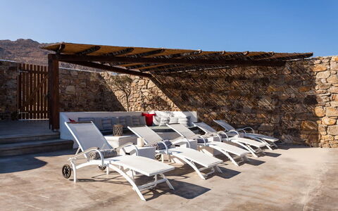 Villa Filìa: Sombra, Recurso, Mueble Para Exteriores, Silla, Pared De Piedra, Piscina, Losa, Pérgola, Loseta, Eco Hotel
