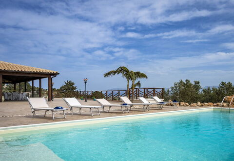 Villa Gea: Azul, Piscina, Recurso, Mueble Para Exteriores, Eco Hotel, Sombra, Silla, Balneario, Hotel, Ciudad De Vacaciones