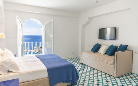 Villa Heart: Departamento, Diseño De Interiores, Suelo, Mueble, Habitación, Linos, Mar, Lecho, Sábana, Cama