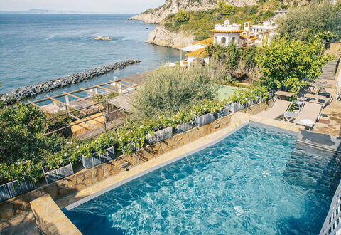 Villa Heart: Agua, Cuerpo De Agua, Piscina, Recurso, Costeras Y Los Accidentes Geográficos Oceánico, Costa, Mar, Eco Hotel, Ciudad De Vacaciones, Apuntalar