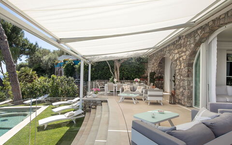 Villa Ieranto 6: Mueble, Mueble Para Exteriores, Silla, Recurso, Sombra, Piscina, Estructura Al Aire Libre, Toldo, Patio, Eco Hotel