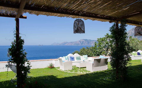 Villa Il Sogno di Praiano: Azul, Mueble, Mar, Costeras Y Los Accidentes Geográficos Oceánico, Recurso, Sombra, Mueble Para Exteriores, Costa, Oceano, Eco Hotel
