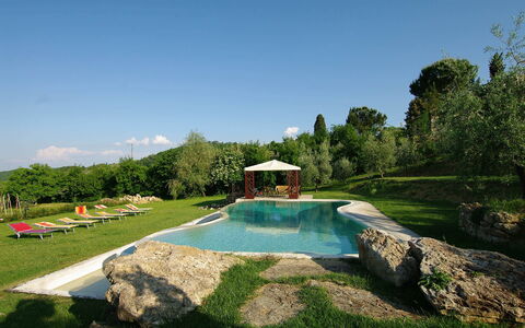 Villa Incanto: Jardín, Piscina, Césped, Paisajismo, Patio Interior, Yarda, Parque, Eco Hotel, Hacienda, Fuente De Agua