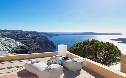 Villa Jasmine: Mueble, Sofá, Mar, Recurso, Silla, Oceano, Sala, Comodidad, Mueble Para Exteriores