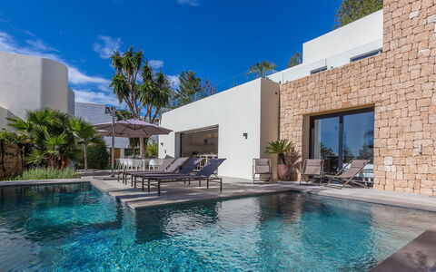 Villa Kiribati: Piscina, Paisajismo, Inmuebles, Recurso, Villa, Mueble Para Exteriores, Eco Hotel, Hacienda, Paraguas