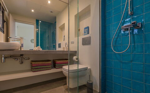 Villa Kiribati: Diseño De Interiores, Piso, Arreglo De Tubería, Baño, Pared, Lavabo Del Baño, Suelo, Grifo, Lavabo, Plomería