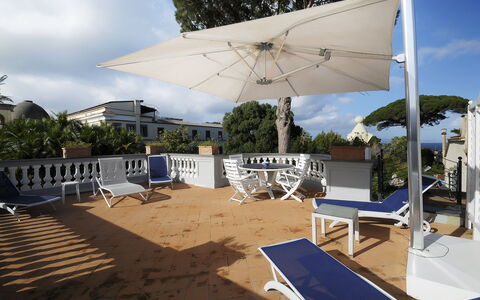 Villa Marion: Sombra, Paraguas, Recurso, Mueble Para Exteriores, Balcón, Eco Hotel, Inmuebles, Villa, Estructura Al Aire Libre