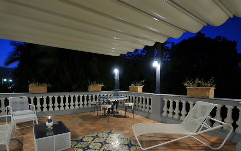 Villa Marion: Mueble, Sombra, Mueble Para Exteriores, Porche, Recurso, Eco Hotel, Silla, Estructura Al Aire Libre, Piscina, Maceta