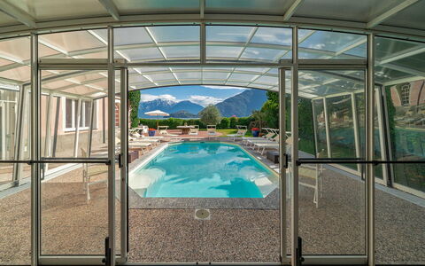 Villa Meridiana: Piscina, Recurso, Sombra, Eco Hotel, Estructura Al Aire Libre, Villa, Ciudad De Vacaciones, Hotel, Alpes, Mueble Para Exteriores