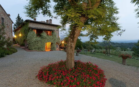 Villa Novellina: Casa, Jardín, Cabaña, Entrada De Coches, Paisajismo, Inmuebles, Hacienda, Casa De Campo, Villa
