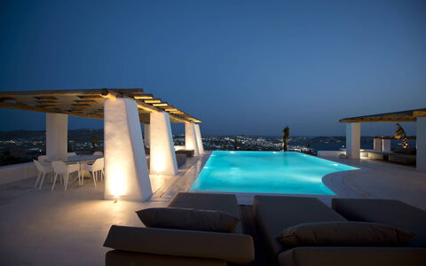 Villa Opallia: Piscina, Departamento, Recurso, Hotel, Balcón, Villa, Silla, Condominio, Sombra, Diseño