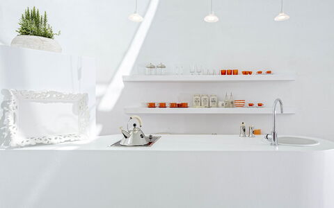Villa Orestis: Diseño De Interiores, Arreglo De Tubería, Grifo, Plomería, Lámpara, Techo, Lavabo, Baño, Diseño
