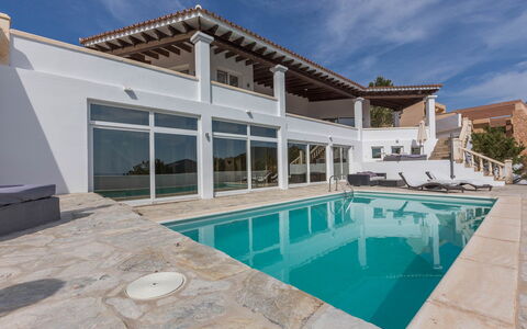 Villa Orion: Piscina, Casa, Material Compuesto, Inmuebles, Recurso, Villa, Sombra, Balcón, Mansión, Diseño