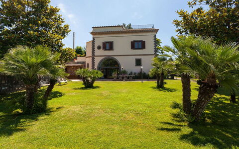 Villa Polluce: Casa, Inmuebles, Hacienda, Jardín, Yarda, Césped, Mansión, Entrada De Coches, Villa, Paisajismo