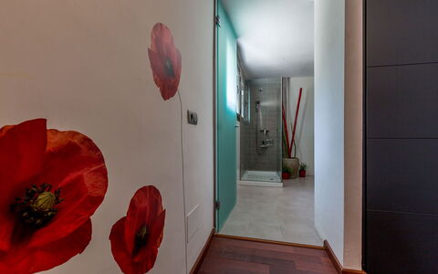 Villa Roja: Piso, Suelo, Diseño De Interiores, Habitación, Pintar, Arte Moderno, Suelos De Madera, Manchas De Madera, Madera Dura, Suelo Laminado