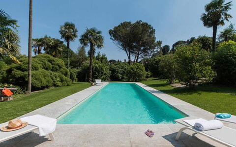 Villa Romantica: Piscina, Recurso, Ocio, Sombra, Jardín, Paisajismo, Mueble Para Exteriores, Eco Hotel, Fuente De Agua
