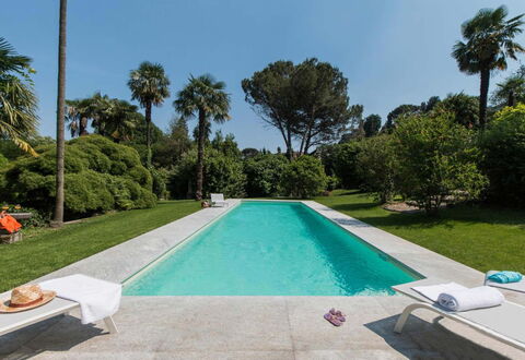 Villa Romantica: Piscina, Recurso, Ocio, Sombra, Jardín, Paisajismo, Mueble Para Exteriores, Eco Hotel, Fuente De Agua