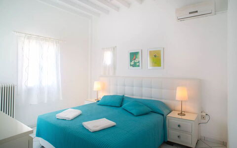 Villa Rose 2: Mueble, Suelo, Diseño De Interiores, Piso, Habitación, Cama, Habitación, Departamento, Lecho, Casa