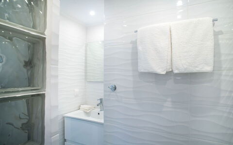 Villa Rose 2: Diseño De Interiores, Piso, Suelo, Baño, Arreglo De Tubería, Loseta, Vaso, Plomería, Grifo