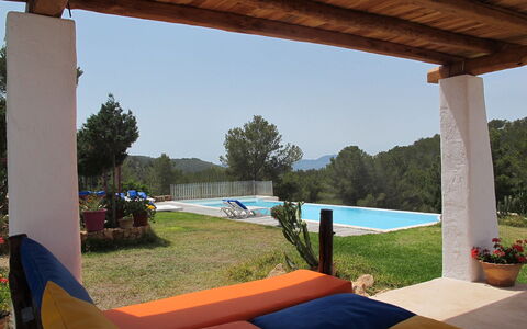 Villa Sun: Mueble, Techo, Sombra, Silla, Piscina, Recurso, Eco Hotel, Estructura Al Aire Libre, Manchas De Madera, Haz
