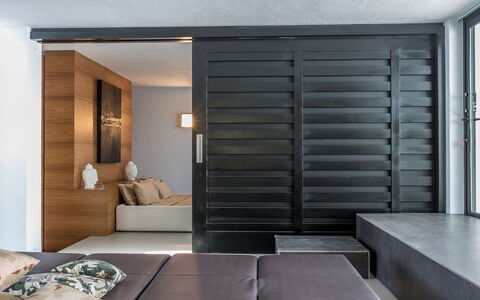Villa Tomsk: Mueble, Diseño De Interiores, Piso, Madera, Suelo, Encendiendo, Cama, Puerta, Habitación, Habitación