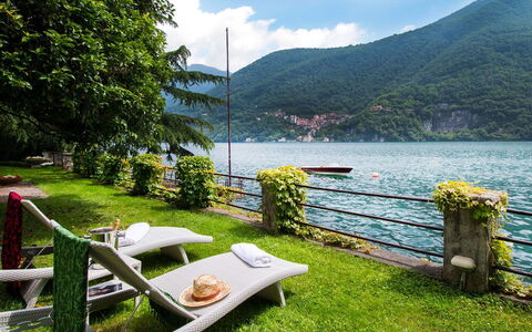 Villa Traversi: Lago, Recurso, Piscina, Eco Hotel, Ciudad De Vacaciones, Reservorio, Mueble Para Exteriores, Planta De Casa, Lago