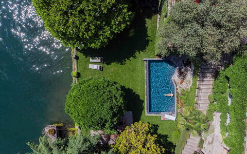 Villa Traversi: Cuerpo De Agua, Lago, Jardín, Inmuebles, Piscina, Recurso, Paisajismo, Reservorio, Ciudad De Vacaciones