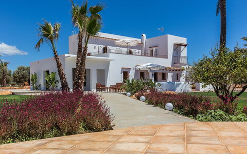 Villa Violet: Cielo, Barrio Residencial, Casa, El Terreno Del Lote, Inmuebles, Paisajismo, Sombra, Villa, Hacienda