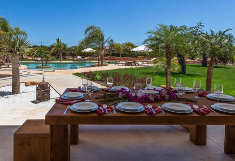 Villa Violet: Recurso, Jardín, Sombra, Mueble Para Exteriores, Silla, Piscina, Paisajismo, Paraguas, Eco Hotel