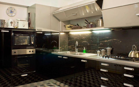 Villa Virginia: Cocina, Electrodoméstico, Aparato De Cocina, Estufa De Cocina, Mostrador, Diseño De Interiores, Estufa De Gas, Estufa, Gabinetes, Electrodoméstico