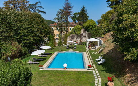 Villa Vorno: Piscina, Barrio Residencial, Thermae, Recurso, Inmuebles, Mueble Para Exteriores, Villa, Hacienda, Ocio, Jardín