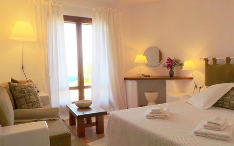 Villa Zenas with Direct Access to the Sea: Mueble, Diseño De Interiores, Silla, Mesa, Habitación, Suelo, Cama, Habitación, Recurso, Arrojar La Almohada
