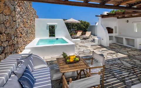 Guest House Sorokos: Recurso, Diseño, Villa, Patio, Silla, Eco Hotel, Planta De Casa, Ático, Balcón, Hotel