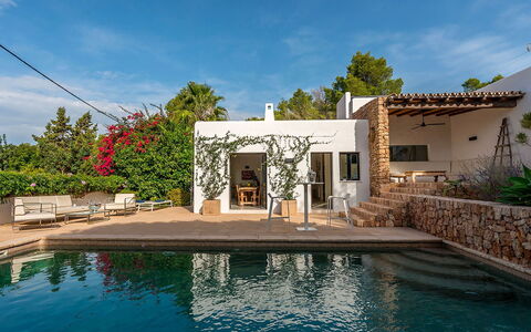 Can Blanca: Piscina, Inmuebles, Sombra, Recurso, Paisajismo, Villa, Eco Hotel, Hacienda, Patio Interior