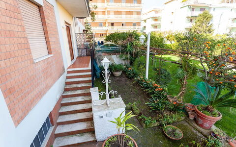 Casa Milena: Arbusto, Jardín, Maceta, Balcón, Yarda, Paisajismo, Planta De Casa, Hacienda, Patio