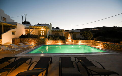 Marvi House: Piscina, Recurso, Eco Hotel, Inmuebles, Villa, Hotel, Planta De Casa, Hotel Boutique, Patio