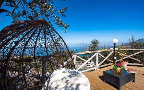 Villa Pandora: Mueble Para Exteriores, Mesa Al Aire Libre, Silla, Cubierta, Recurso, Eco Hotel, Cresta, Balcón, Invierno, Paraguas