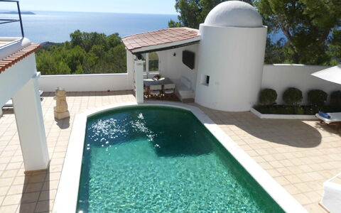 Villa Roxy: Piscina, Material Compuesto, Recurso, Paisajismo, Inmuebles, Sombra, Villa, Mueble Para Exteriores, Eco Hotel, Loseta