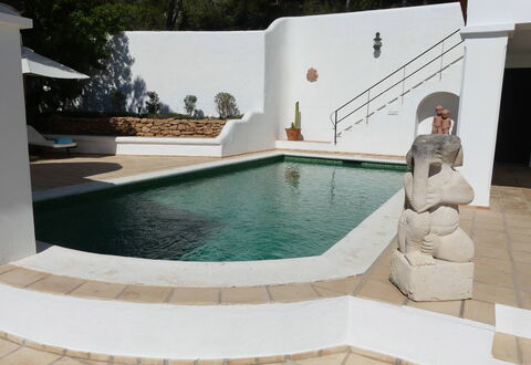 Villa Roxy: Material Compuesto, Hormigón, Piscina, Loseta, Losa, Fuente De Agua, Planta De Casa, Mueble Para Exteriores
