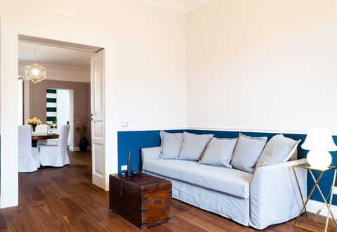Interno Sorrentino: Mueble, Diseño De Interiores, Piso, Madera, Suelo, Suelos De Madera, Habitación, Encendiendo, Casa, Sala