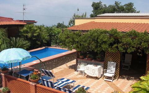 Villa Due Golfi: Piscina, Maceta, Recurso, Mueble, Eco Hotel, Sombra, Mueble Para Exteriores, Hacienda, Planta De Casa, Silla